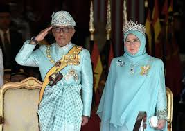 Tuanku alhaj abdul halim mu'adzam shah ibni almarhum sultan badlishah. Malaysian Queen Shares Stories About Her Chinese Heritage Se Asia News Top Stories The Straits Times