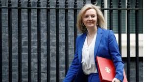 The irish sea lies northwest of england and the celtic sea to the southwest. Ingiltere Ticaret Bakani Turkiye Yle Sali Gunu Serbest Ticaret Anlasmasi Imzalayacagiz Bbc News Turkce