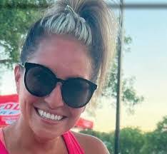 Barbara Zunker's Instagram, Twitter & Facebook