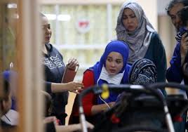 Emma maembong sebelum ini, berketerampilan tidak bertudung. Kes Ayah Ditetak Ubah Diri Emma Maembong