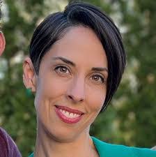 Gloria Whiting's Instagram, Twitter & Facebook