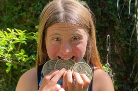 Campeona de natación artística, publicó un libro y su sueño es inspirar a  otros en este deporte