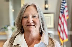 Cheryl Huff's Instagram, Twitter & Facebook