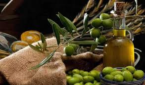 Tunisie Production De L Huile D Olive Une Hausse De 20 A 30 Pour La Saison 2017 2018 Tekiano Tek N Kult
