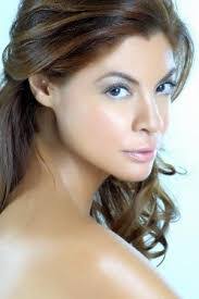 Gail Valencia's Instagram, Twitter & Facebook