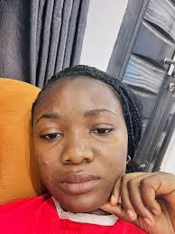 Good morning my people, I just wake up and this is my morning face. I  haven't washed my face, how do I look