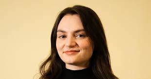 Sarah Colvin's Instagram, Twitter & Facebook