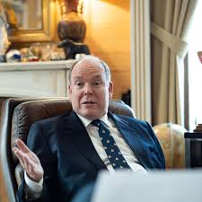 El príncipe alberto con su primera esposa. S A S Le Prince Albert Ii De Monaco Charles Peut Reprendre Sa Ferrari Quand Il Veut L Equipe