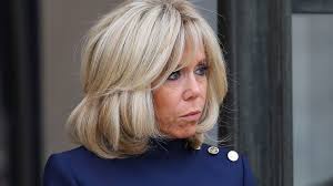 Pour vérifier qu'un salarié est bien payé au moins au smic, il faut tenir compte du salaire de base ainsi que des. Brigitte Macron A Quel Age La Premiere Dame A T Elle Pris Sa Retraite De Professeur Voici