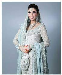 White Lahnga With Light Blue Dupatta Looks Awesome Pakistani Bridal Dresses Pakistani Bridal Wear Pakistani Bridal