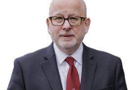 Previous Mayor supports 'old rival'