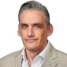 Have a bit of a life update to share. After 28 years of calling the US home  as an immigrant and permanent resident, I finally pledged an oath to the US  and