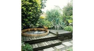 Découvrez nos réductions sur l'offre spa gonflable places sur cdiscount. Amenager Un Coin Spa Dans Le Jardin Maison Travaux