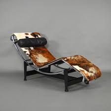 Elle est disponible en 7 couleurs. Le Corbusier Lc4 Tri Colore Chaise Longue 1960s 71301