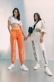 Kylie jenner net worth in 2021: Kendall And Kylie For Kendall Kylie Fall 2020 Campaign Irmas Jenner Conselhos De Moda Roupas Kendall Jenner