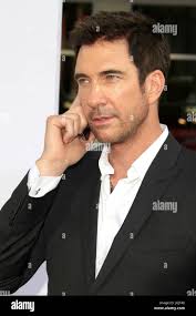 Los Angeles, CA, USA. 2. Juli 2015. Mark Gulley aus Pittsburg, Pennsylvania  zeigt die Konföderierten Flagge montiert auf der Rückseite von seinem  Pickup auf den Sepulveda Basin Wildlife Reserve in Los Angeles,