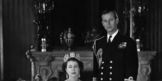 Τον πρίγκιπα κάρολο, 71 ετών, πριγκίπισσα άννα, 69 ετών, τον πρίγκιπα άντριου, 59 ετών και τον πρίγκιπα έντουαρντ, 55 ετών. Isws To Kalytera Krymmeno Mystiko Ths Basilissas Elisabet To 3erei Monon H Idia Kai O Filippos Zwh Iefimerida Gr