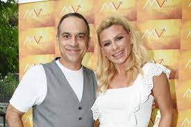 Δείτε όλα όσα είπαν κρατερός κατσούλης και κατερίνα καραβάτου στην έναρξη της εκπομπής. Pwbvrlv2zqlomm