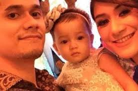 News report, interpretation e selalu ada berita terupdate, viral dan gosip terbaru hari ini maupun berita artis terbaru hari ini. 3 Selebriti Yang Meninggal Dunia Saat Anaknya Masih Balita Siapa Aja Matamata Com