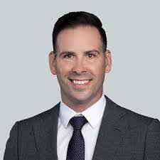 Chelsea Thom's Instagram, Twitter & Facebook