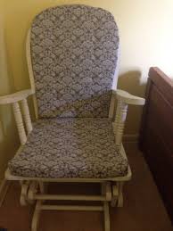 This outdoor rocking chair cushion set is filled with polyester fiber to offer a plush and comfortable feel. How To Make Cushions Dengarden