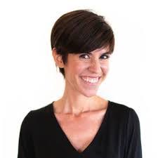 Carolaine Pino's Instagram, Twitter & Facebook