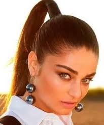 Bu kız hala nasıl bu kadar sağlıklı ve güzel. Ayca Aysin Turan Hangi Dizide Oynuyor