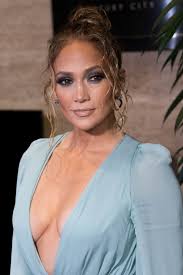 Jenny from the block, the acclaimed bronx actress surprised the musical world by becoming an enduring pop hitmaker. Aktrisu Dzhennifer Lopes Sostaril Neudachnyj Mejk Ap 13 Yanvarya 2020 Novosti Theplace Ru