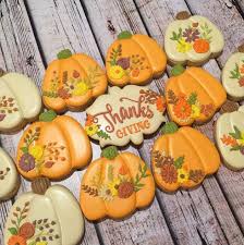 While i love traditional pumpkin cookies and my chocolate chip pumpkin cookies, these pumpkin sugar cookies are definitely in a league of their own. Pin By Wendy Peca On Fall Cookies Thanksgiving Cookies Decorated Halloween Sugar Cookies Fall Cookies
