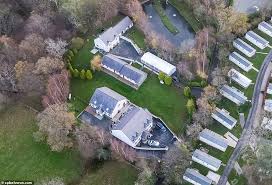 Now back in rehab, ant mcpartlin could at least take solace in what appears to be strong cultural resistance to attacking him. I M A Celebrity Aerial Photos Show Ant Mcpartlin And Declan Donnelly S 1 000 A Week Cottages Trends Wide