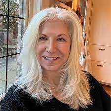 Tracey Risser's Instagram, Twitter & Facebook