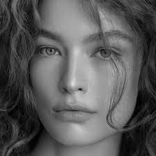 Lindsey Childs's Instagram, Twitter & Facebook