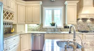 The crème de la crème kitchen doors are the perfect canvas for adding a high gloss finish, using if our creme de la creme kitchen range isn't quite right for you. Creme Classic Kitchen Thewoodloorsource Com