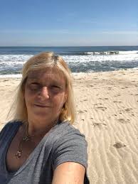 How to find an old friend from St. Anne's Catholic School in Brentwood?