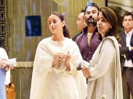 She started acting at the age of 8 under the name baby sonia, and made her acting debut in 1966 with the film suraj. Alia Bhatt Sends Neetu Kapoor A Special Message On The Latter S Birthday Filmfare Com