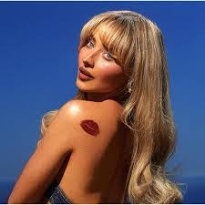 Chris Fyfe's Instagram, Twitter & Facebook