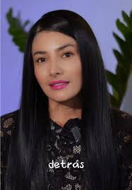 Claudia Maya (@claudiamayaoficial)