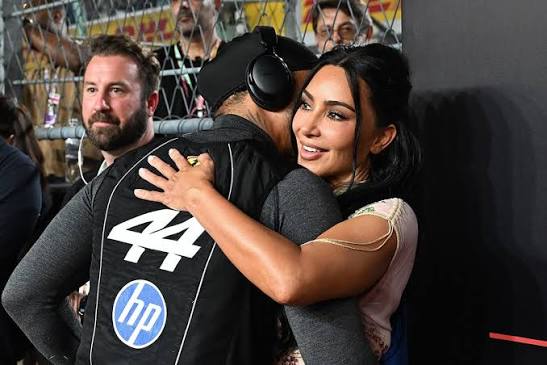 Kim Kardashian cheers on Lewis Hamilton in Singapore. 🏎️🩷⁠ ⁠ Kardashian  was spotted at the F1 Singapore Grand Prix supporting Lewis Hamilton of  Great Britain and Scuderia Ferrari at Marina Bay Street