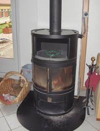 Poele A Bois Avec Serpentin D Eau Chaude Energie Solaire Renovation D Une Maison Solaire Econologie Com Reconcilier Poele A Bois Chauffe Eau Solaire Bois