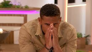 Love island contestant danny bibby's dad has defended the reality star after a racial slur was unearthed on his social media page. Itv2 Love Island Villa Torn In Two As Girls Turn On Danny After He Kisses Arabella Liverpool Echo