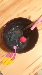 Meist habt ihr die zutaten dafür ohnehin im haus. Diy Maske Aus Aktivkohle Woman At