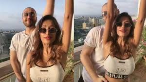 Kangana Ranaut S Ex Bf Adhyayan Suman And Girlfriend Maera Mishra S Crazy Balcony Dance Video Goes Viral kangana ranaut s ex bf adhyayan suman