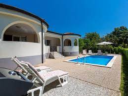 Schauen sie sich gästebewertungen an und buchen sie ein ferienhaus für ihre reise. Holiday House Tolic Porec Mrs Mara Tolic