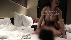 Gc2048.com-约炮大神『Looks』哥真实约炮最新约炮肤白美乳骚少妇操到癫狂完美露脸高清1080P原版.mp4 - EPORNER