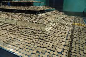 A chronicle of recent successful attempts to salvage a ship that sank in 1857 carrying gold from the rich california mines follows a group of adventurers who took great risks to reap billions in sunken treasure. World S Most Expensive Shipwreck Treasure Discoveries