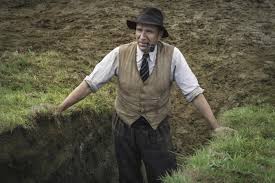 As wwii looms, a wealthy widow (carey mulligan) hires an amateur archaeologist (ralph fiennes) to excavate the burial mounds on her estate. The Dig 2021
