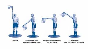 Tugas wasit sepak bola berikut posisinya adalah pengetahuan penting. Https Bola Okezone Com Read 2016 02 05 51 1305603 Soccerpedia Arti Sinyal Bendera Hakim Garis Sepakbola