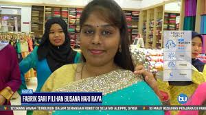# satu kelainan kan bila kain sari dijahit as baju kurung.cantik. Baju Kurung Daripada Kain Sari Youtube