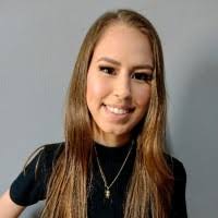 30+ perfis com “Caroline Flor”