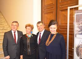 1 decembrie a fost aleasă ca zi naţională a româniei în 1990 după ce guvernul comunist a fost pus la pământ în decembrie 1989. RecepÅ£ia De Ziua NaÅ£ionalÄƒ La Ambasada Romaniei La Varsovia Ambasada Romaniei In Republica PolonÄƒ